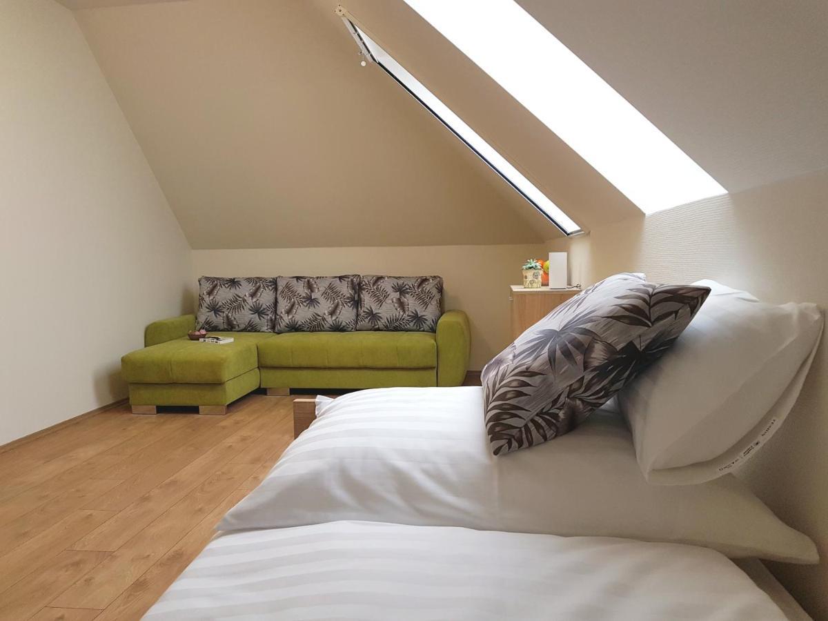 Silver Lodge Apartments เอ็กเกอร์ ภายนอก รูปภาพ