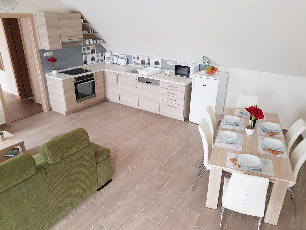 Silver Lodge Apartments เอ็กเกอร์ ภายนอก รูปภาพ