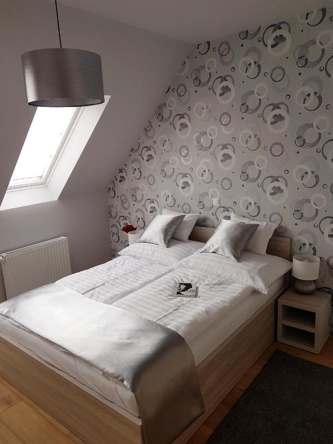 Silver Lodge Apartments เอ็กเกอร์ ภายนอก รูปภาพ