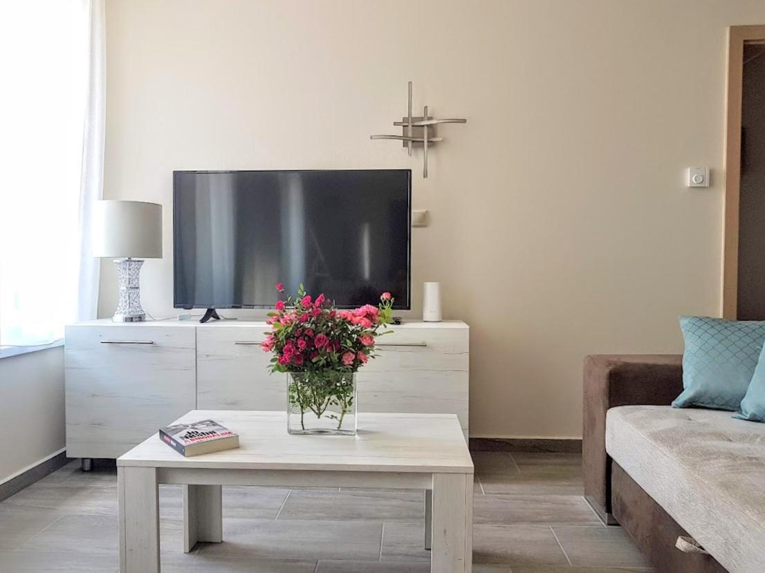 Silver Lodge Apartments เอ็กเกอร์ ภายนอก รูปภาพ